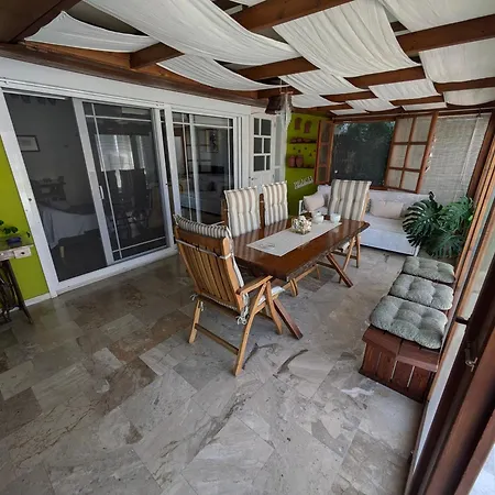 Sea View Roof Garden Διαμέρισμα *