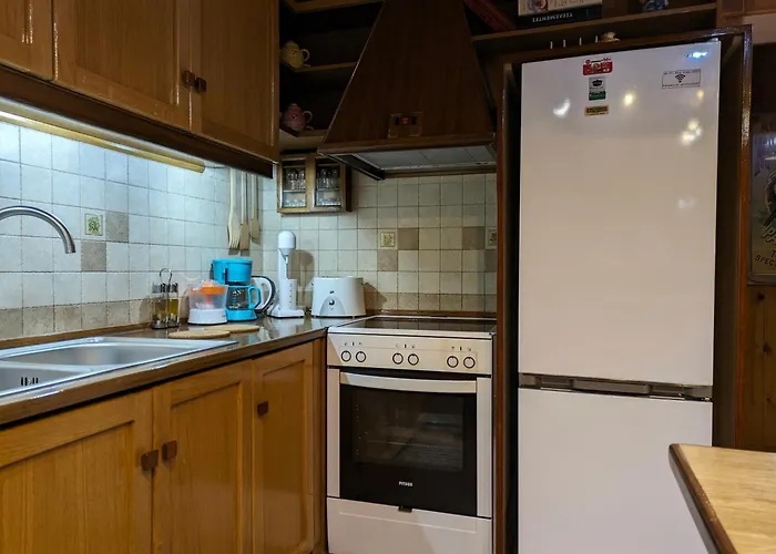 Sea View Roof Garden 公寓 Kiáton