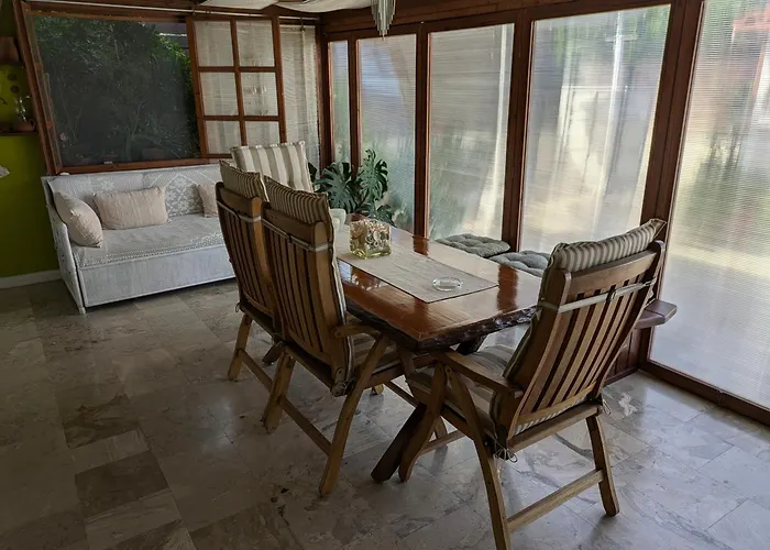 Sea View Roof Garden 公寓