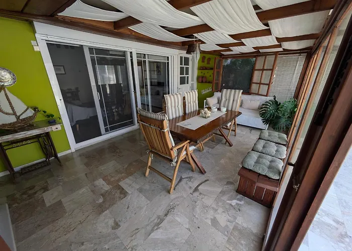 Sea View Roof Garden Διαμέρισμα *