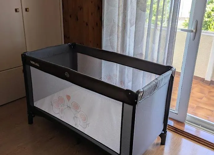 Sea View Roof Garden 公寓 Kiáton